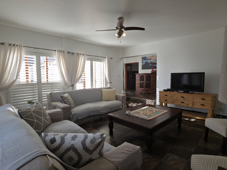 5 Bedroom Property for Sale in Wavecrest Eastern Cape